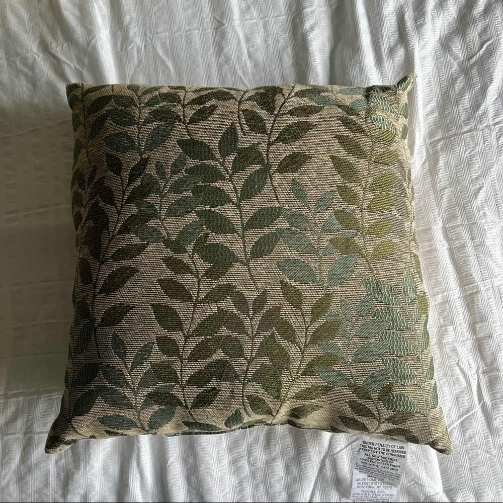 LEAFY GREEN/TAN THROW PILLOWS